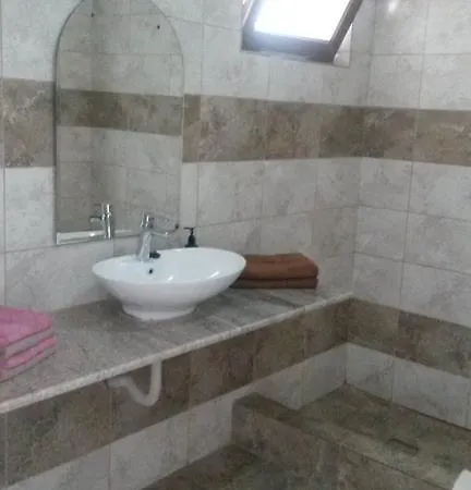 Venus-mioara Konukevi