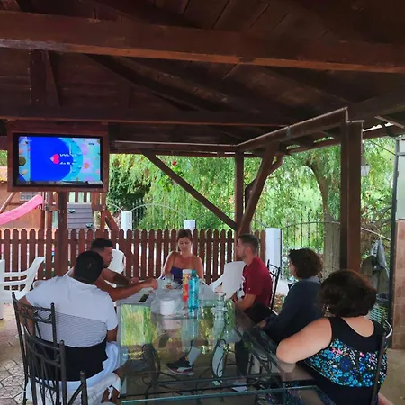 Venus-mioara Konukevi